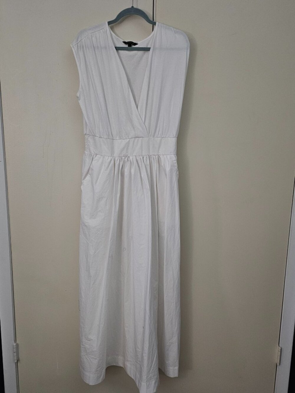 Banana Republic Factory Mixed Media White Maxi Dress. Size L. NWOT